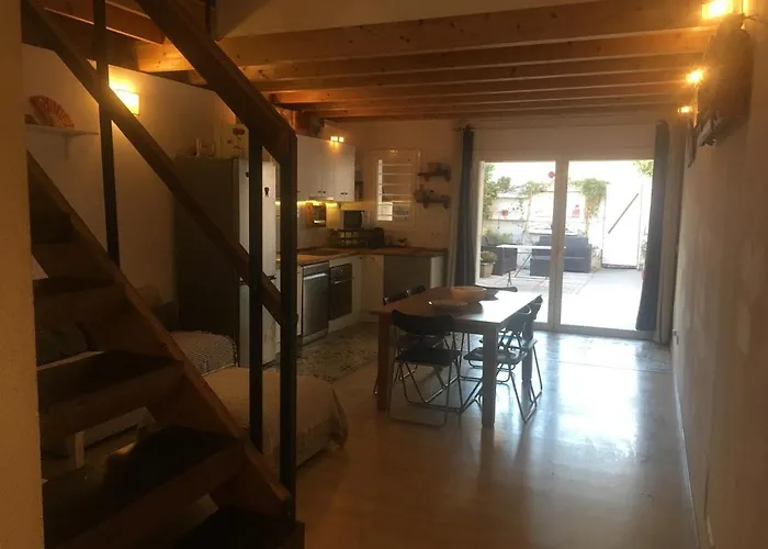 Charming House Next To The Sea And Barcelona For 6